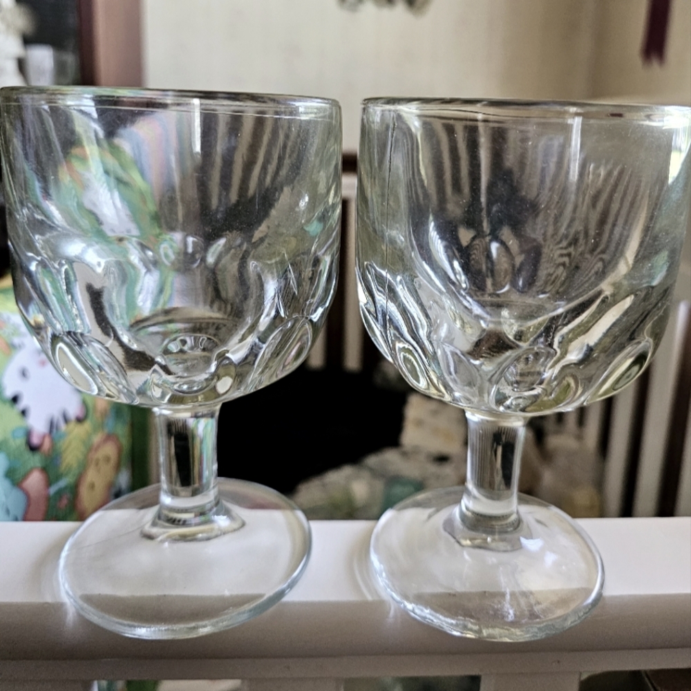 Vintage 2 piece set stemmed goblet glasses